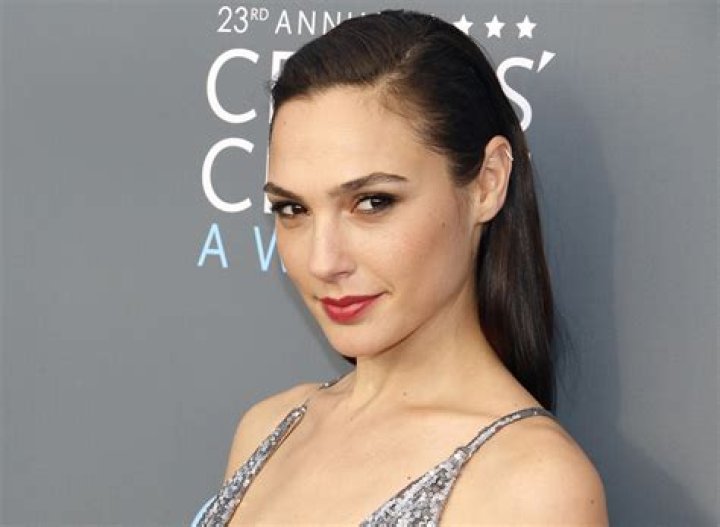 15 Amazing Bodies of This is Us Stars — Celebwell