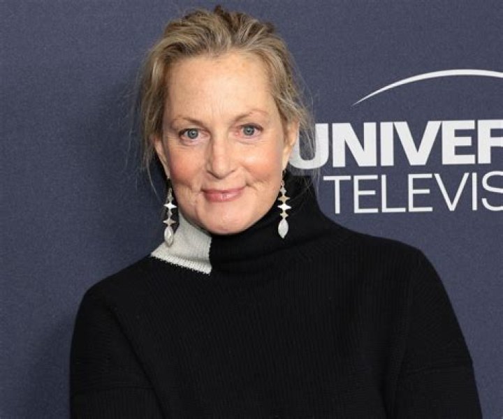 Ali Wentworth in Workout Gear Says "The Music Just Moves Me"