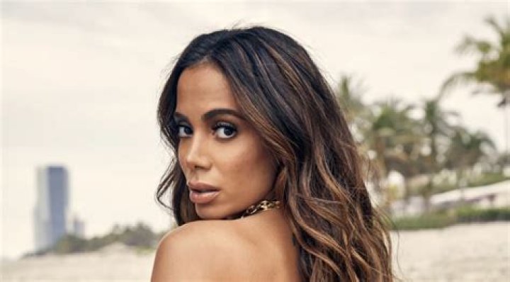 Anitta Shares Swimsuit Photo "Living Life" — Celebwell