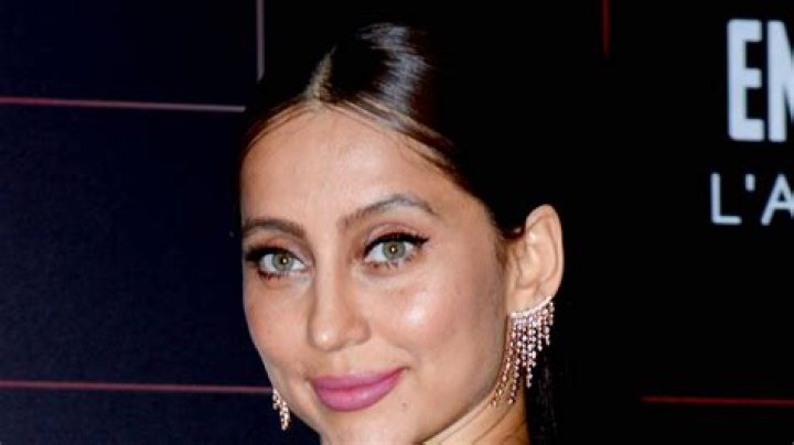 Anusha Dandekar in Bathing Suit Goes "First Class" — Celebwell