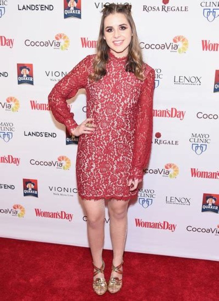 Carly Rose Sonenclar Height Weight Body Measurements Bra Size Facts