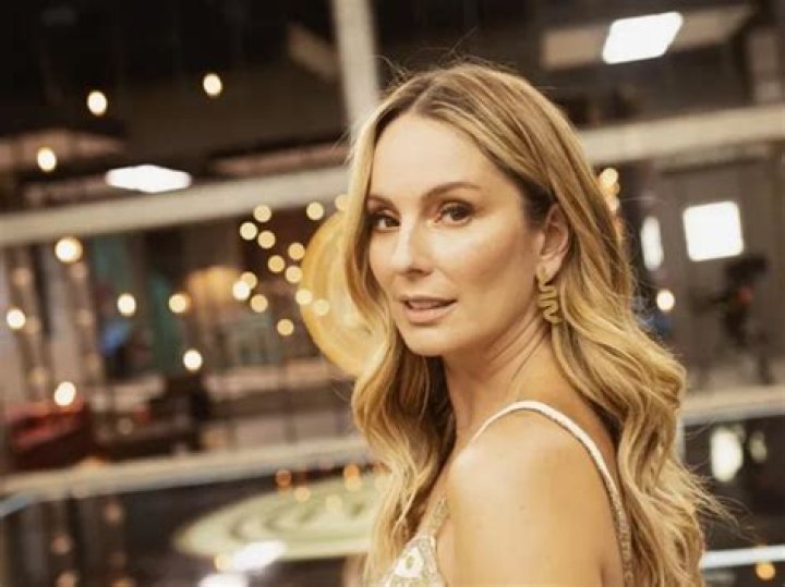 Claudia Bahamón in Bathing Suit Shares a Beach Selfie — Celebwell