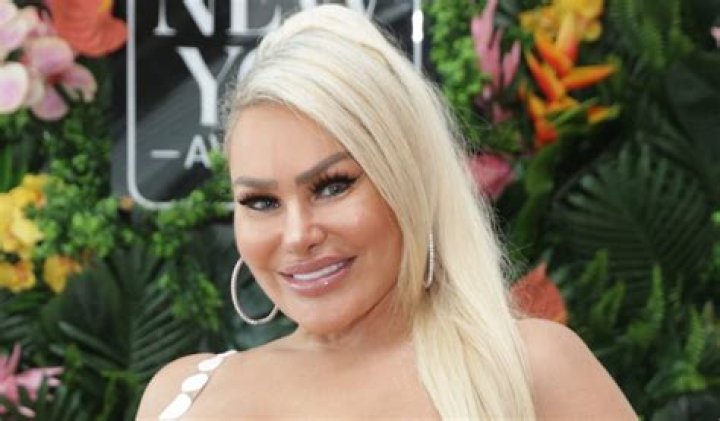 Darcey Silva in Bathing Suit is "Making Big Moves" — Celebwell