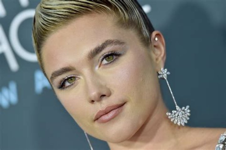 Florence Pugh in Bathing Suit is "Not Coming Back" — Celebwell