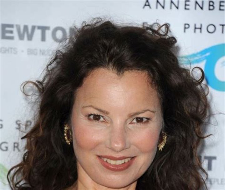 Fran Drescher Bra Size, Age, Weight, Height, Measurements