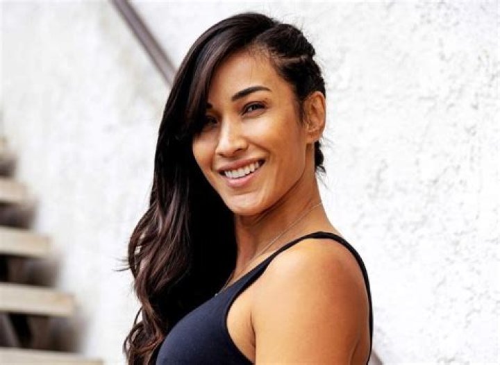 Gezary Matuda in Bathing Suit Says "Rio 40 Degrees" — Celebwell