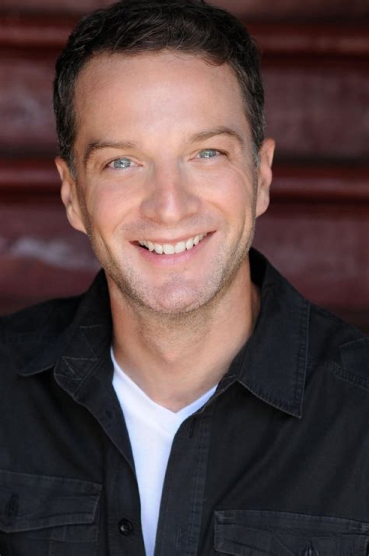 
How Much Money Does Euan Morton Make? Latest Income Salary
