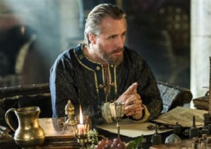 
How Much Money Does Linus Roache Make? Latest Income Salary
