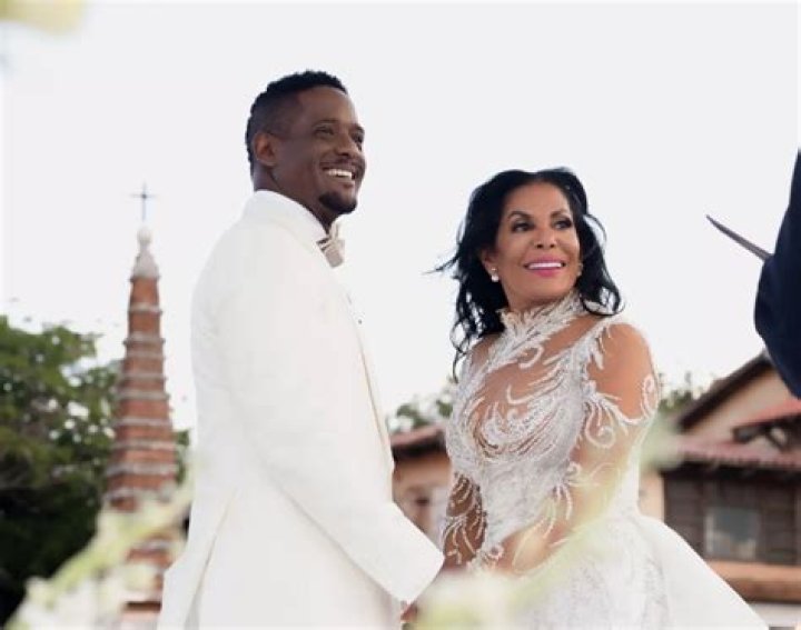 Is Nona Still Married? – Celebrity