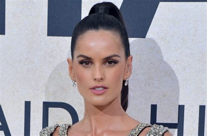 Izabel Goulart in Bathing Suit is "On Set" — Celebwell