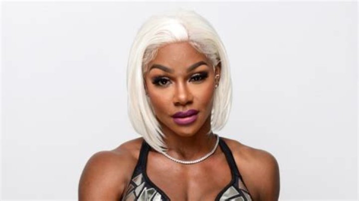 Jade Cargill in Bathing Suit Says "Confidence is the Best Outfit" — Celebwell