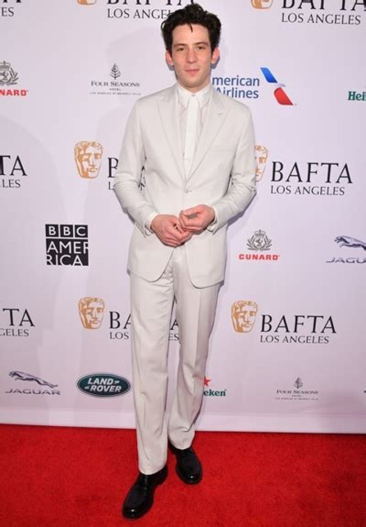 Josh O’Connor Height Weight Shoe Size Measurements Facts Family