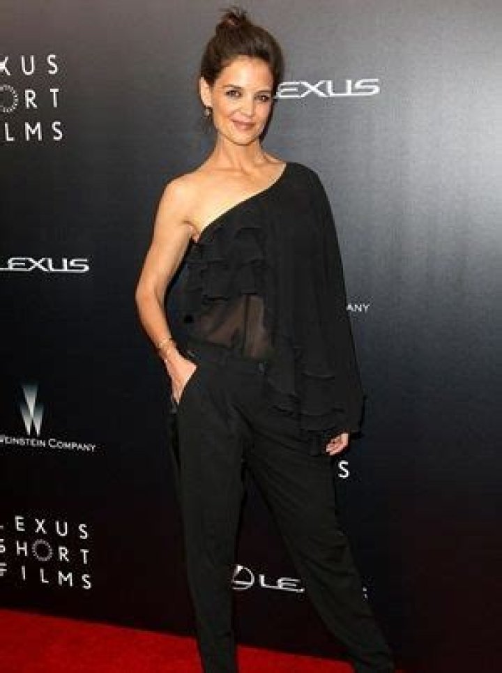 Katie Holmes Body Measurements Height Weight Shoe Bra Size Vital Statistics
