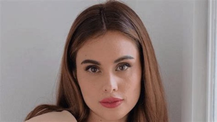 Max Collins in Bathing Suit Says "Feed Your Soul" — Celebwell
