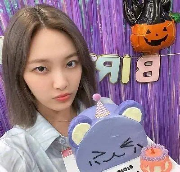 Moon Sua Wiki, Age, Boyfriend, Parents, Songs & Net Worth