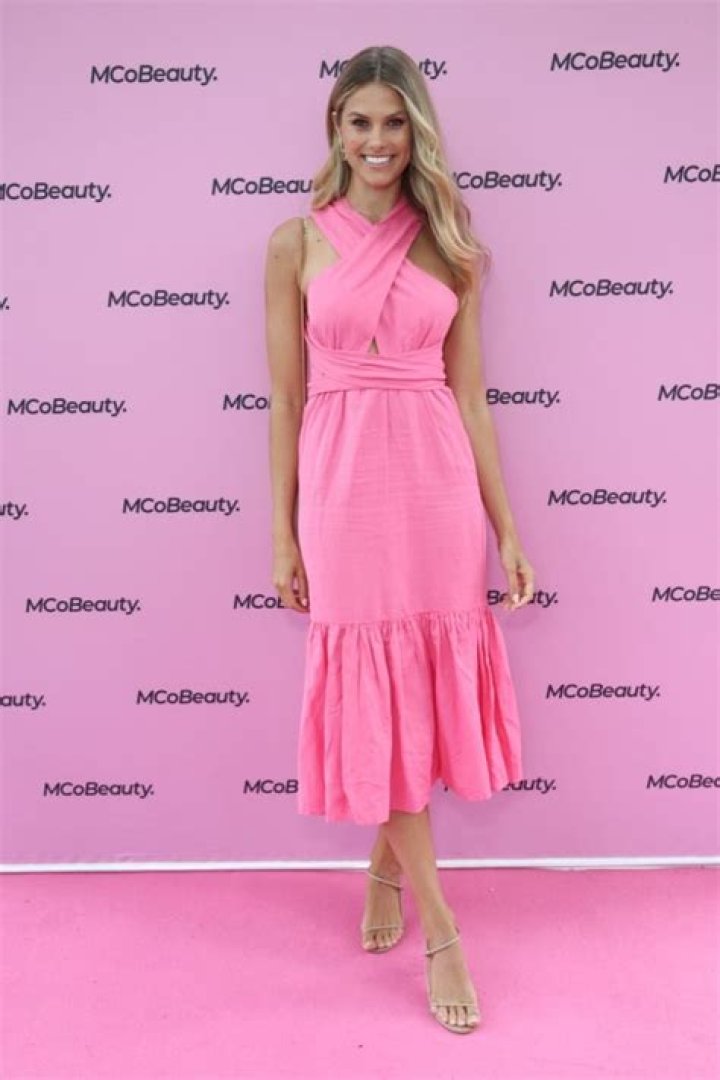 Natalie Roser in Bathing Suit Visits "El Arco" — Celebwell