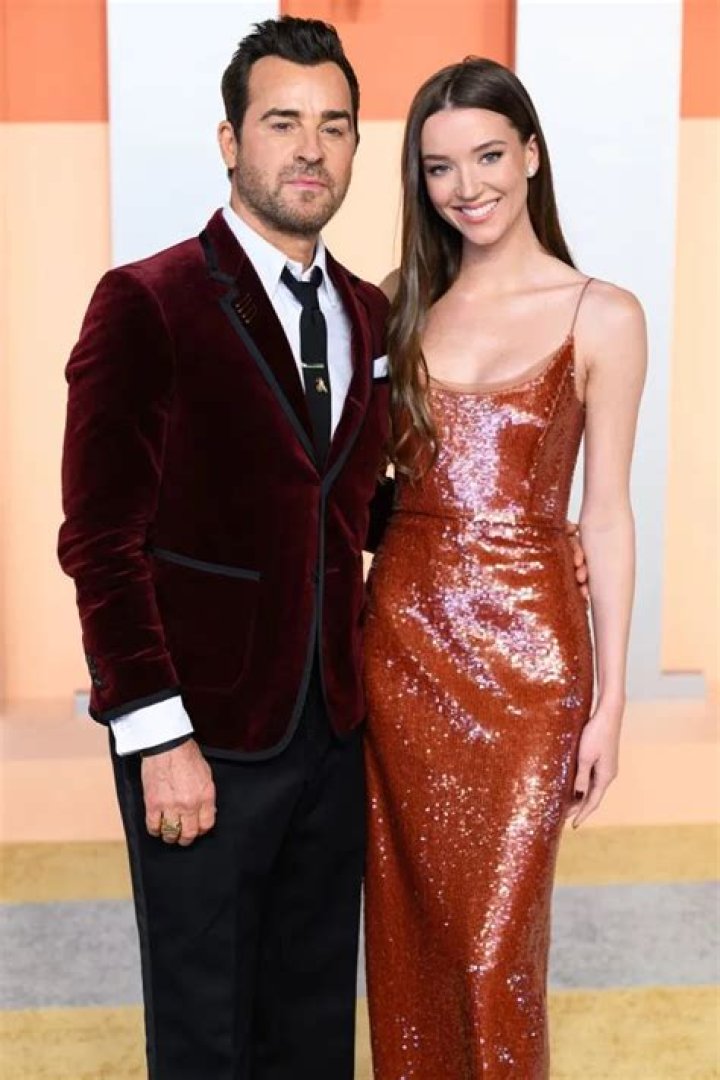 Nicole Brydon Bloom Wiki, Age, Net worth, Height & Boyfriend