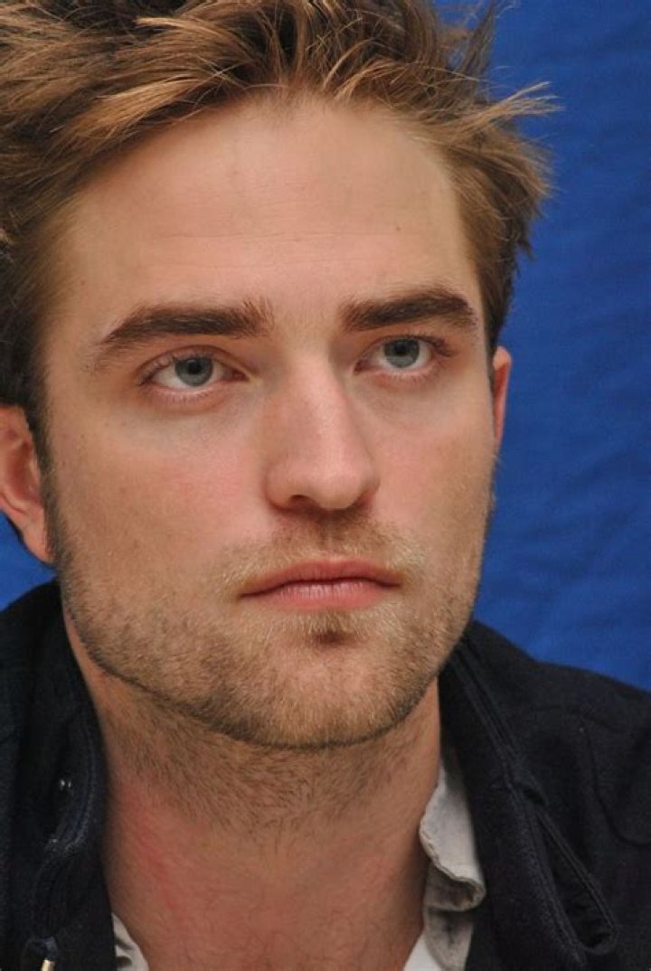 Robert Pattinson Favorite Color Food Book Football Team Music Artist Biography