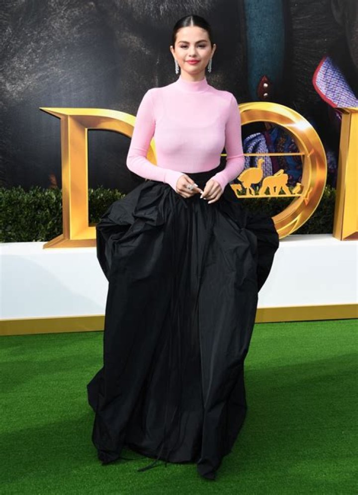 Selena Gomez in Bathrobe Says "Hi" in Cute Pics — Celebwell