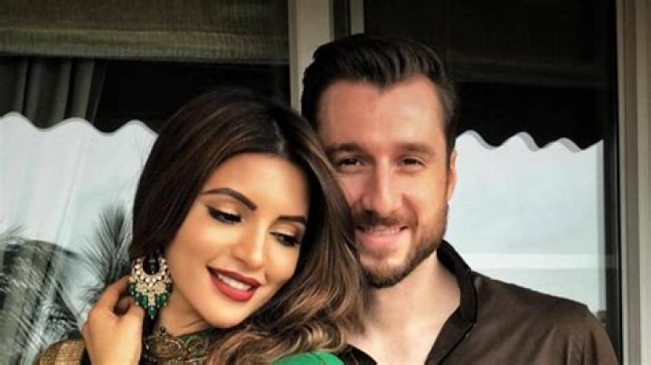 Shama Sikander Wiki, Biography, Age, Boyfriend & More