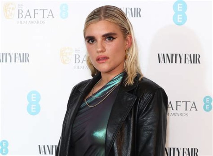 Tigerlily Taylor in Bathing Suit Has an "OK Time" — Celebwell