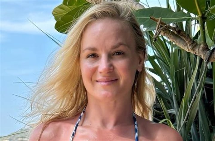 Valentina Shevchenko Just Revealed Her Toned Figure on the Beach in Vietnam — Celebwell