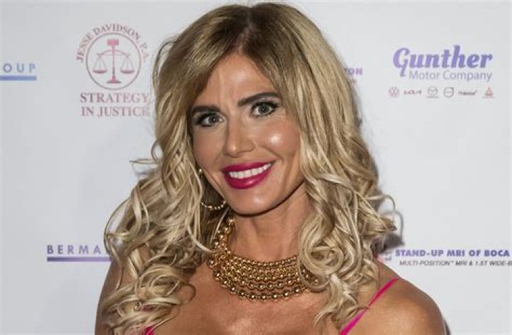 Wrestling Star Torrie Wilson in Two-Piece Golf Outfit Says “Still At It”